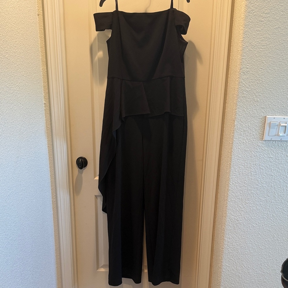 Adrianna Papell Elegant Black jumpsuit